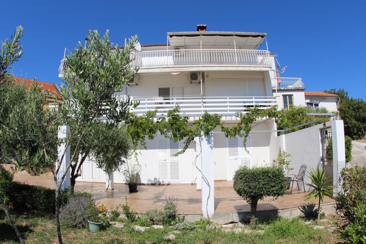 Apartments Giardino Хвар Экстерьер фото